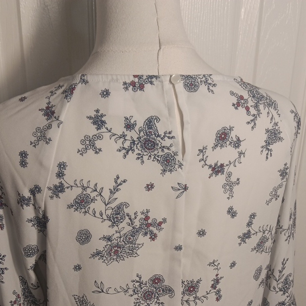 LC Lauren Conrad Floral Bell Sleeve Blouse - Picture 7 of 15